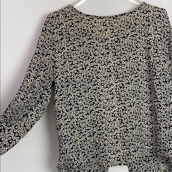 Forever21 Print Crop Back Button Top - Picture 3 of 8